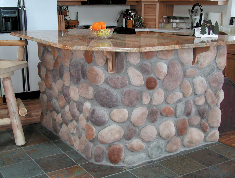 Northwoods River Rock | Manufactured Stone for Walls | Cast Natural