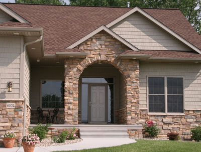 Green Lake Weatheredge stone veneer entranceway